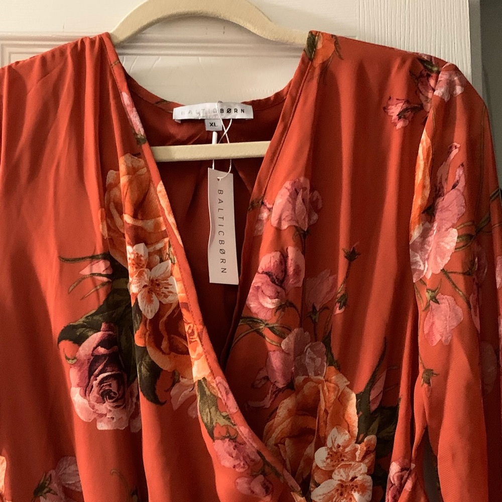 LYDIA MAXI DRESS | RUST FLORAL 
Size XL